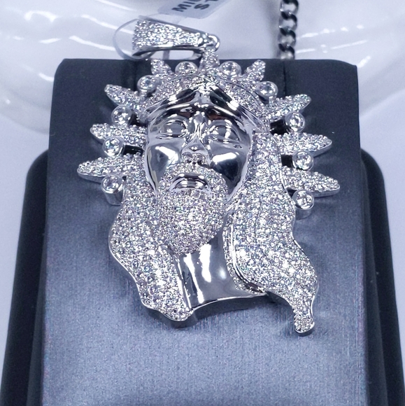 🧡 Icy Jesus Pendant - Picture 6 of 6